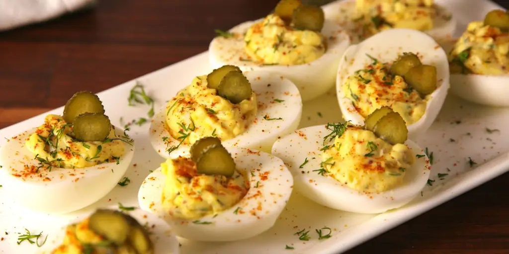 Лучший рецепт фаршированных яиц с маринованным укропом - Как приготовить фаршированные яйца с маринованным укропом