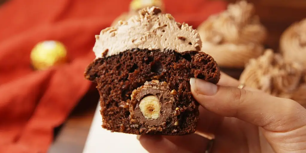 Лучший рецепт кексов с начинкой Ferrero Rocher - Как приготовить кексы с начинкой от Ferrero Rocher