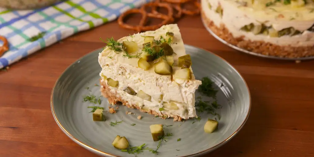 Лучший рецепт чизкейка с маринованными огурцами - Как приготовить чизкейк с маринованными огурцами