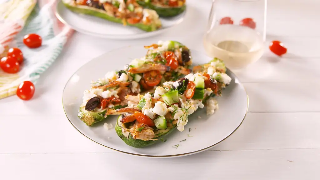Лучший рецепт цуккини, фаршированных курицей по-гречески - Как приготовить цуккини, фаршированные курицей по-гречески