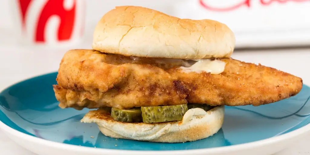 Лучший рецепт сэндвича с курицей "Имитатор Chick-fil-A" - Как приготовить сэндвич с курицей "Имитатор Chick-fil-A"