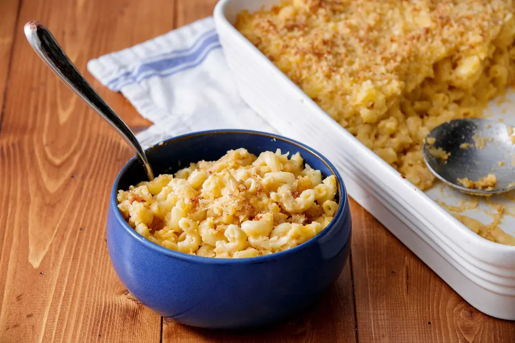 Лучший рецепт домашних макарон с сыром - Easy 3 Cheese Baked Mac n Cheese