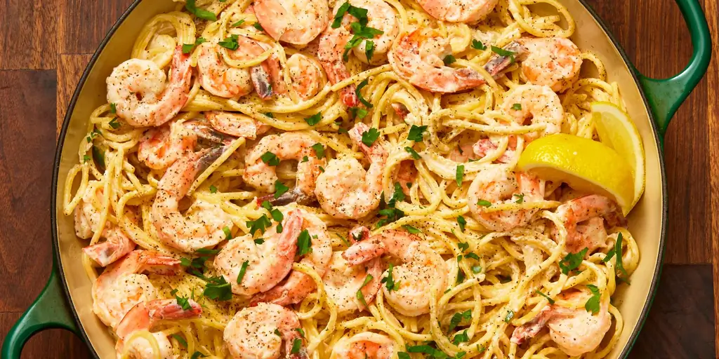 Лучший рецепт сливочных спагетти с креветками и лимоном и перцем - Как приготовить сливочные спагетти с креветками и лимоном и перцем