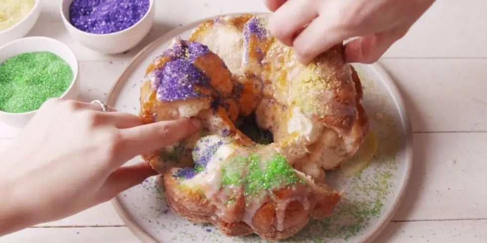 Easy King Cake Рецепт хлеба для Марди Гра