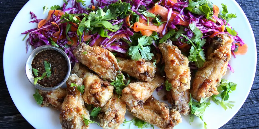 Лучший рецепт медовых крылышек с кинзой и капустной капустой - Как приготовить медовые крылышки с кинзой и краснокочанной капустой