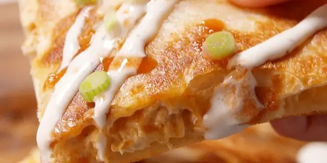 Лучший рецепт кесадильи с курицей Баффало - Как приготовить кесадилью с курицей Баффало