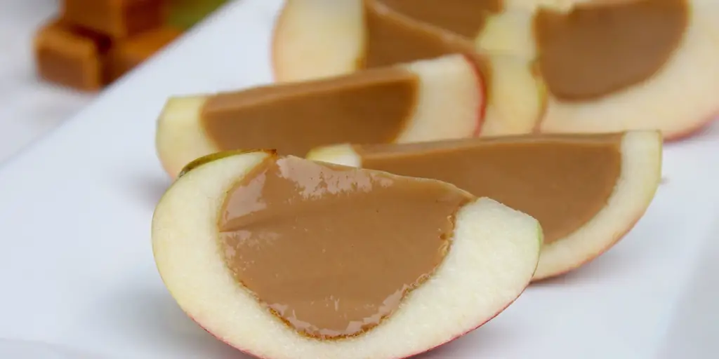Лучшее яблочное желе с огненным шаром и карамелью в настоящих яблоках Рецепт - Как приготовить яблочное желе с огненным шаром и карамелью из настоящих яблок