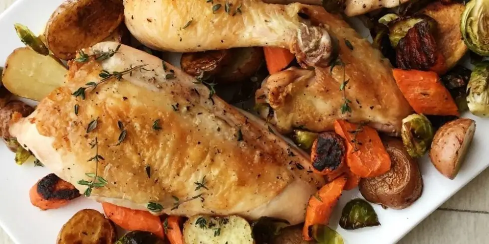 Лучший рецепт жареной курицы с брюссельской капустой, картофелем и морковью - Как легко приготовить жареную курицу с брюссельской капустой, картофелем и морковью
