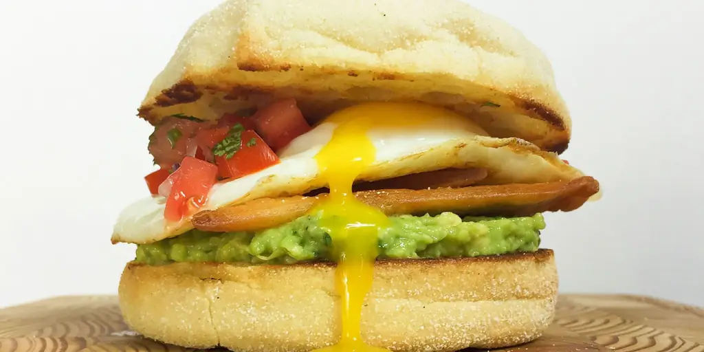 Лучший рецепт сэндвича на завтрак Huevos Rancheros - Как приготовить сэндвич на завтрак Huevos Rancheros