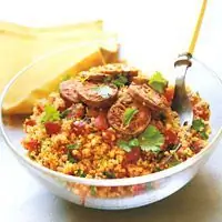 Тунисский салат из кускуса с жареными сосисками - Североафриканские рецепты - Ближневосточные рецепты