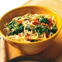 Лингвини с брокколи рабе, панчеттой и кедровыми орешками - Рецепты пасты - Итальянские рецепты