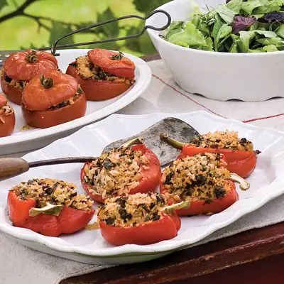 Помидоры и перец, фаршированные рисом басмати и капустой Рецепт