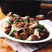 Жареный морской черт с грибами и зеленым луком - Рыбные рецепты - Рецепты со сливочным соусом из зеленого лука