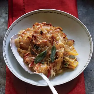 Рецепт гратена с яблоком, луком-пореем и мускатной тыквой