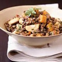 Салат из жареных мускатных орехов и чечевицы - Рецепты салатов
