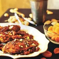 Пряные куриные грудки с курагой - Рецепты с курагой - Рецепты курицы с миндалем и кунжутом