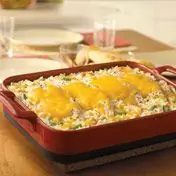 Сырная запеканка из курицы и риса - Campbell's Kitchen