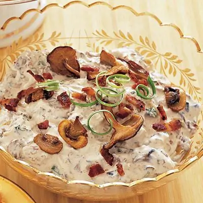 Рецепт соуса с грибами и беконом