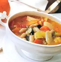 Суп из моркови, тыквы и топинамбура с белой фасолью