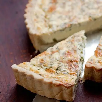 Киш с травами и голубым сыром Рецепт