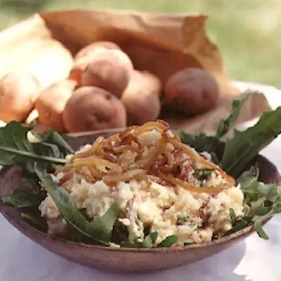 Рецепт картофельного пюре с горькой зеленью и сладким луком