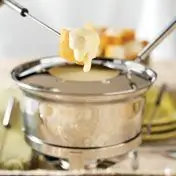 Домашнее фондю со швейцарским сыром - Campbell's Kitchen - Swanson