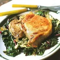 Свиные отбивные с мангольдом - Рецепты со свининой и овощами - Итальянские рецепты