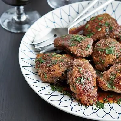 Рецепт куриных бедрышек, натертых специями