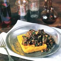 Обжаренная куриная печень с изюмом и кедровыми орешками - Рецепты по-сицилийски - Рецепты по-итальянски