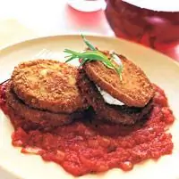 Бутерброды с баклажанами и козьим сыром с томатным соусом с эстрагоном - Рецепты бутербродов с овощным сыром