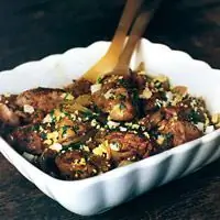 Куриная печень с карамелизированным луком и мадерой - Рецепты органов - Рецепты субпродуктов