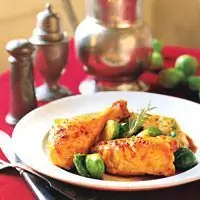 Курица и брюссельская капуста с пюре из белой фасоли и розмарина - Рецепты с курицей и овощами - Рецепты с фасолью каннеллини