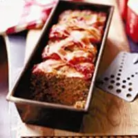 Мясной рулет из телятины и грибов с беконом