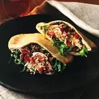 Острые карманы из лаваша с курицей, чечевицей и соусом тахини - Ближневосточные рецепты - Рецепты сэндвичей