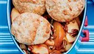 Персиковый коблер с пахтой и печеньем Рецепт