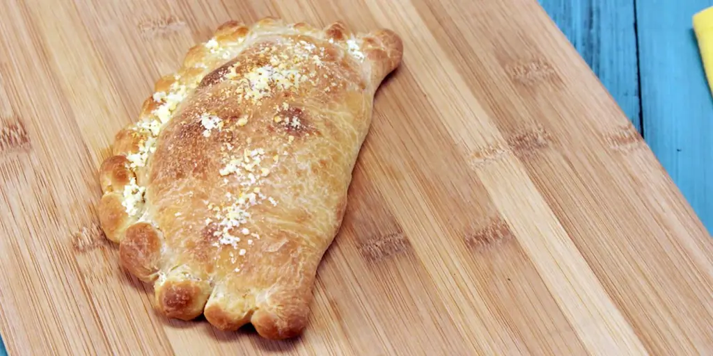 Лучший рецепт кальцоне с курицей и пармезаном