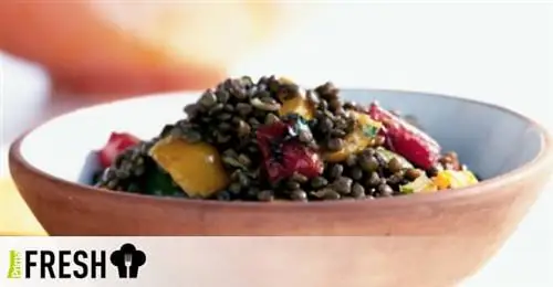 Салат из чечевицы с жареным перцем