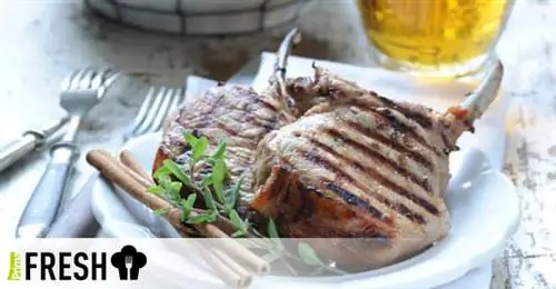 Жареные отбивные в ямайском маринаде с пивом