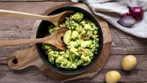 Картофельный салат с майонезом из авокадо