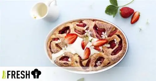 Клубничные улитки со сливочной глазурью
