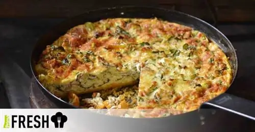 Киш из сладкого картофеля со шпинатом и беконом