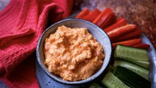 Яичная паста с брынзой и айваром