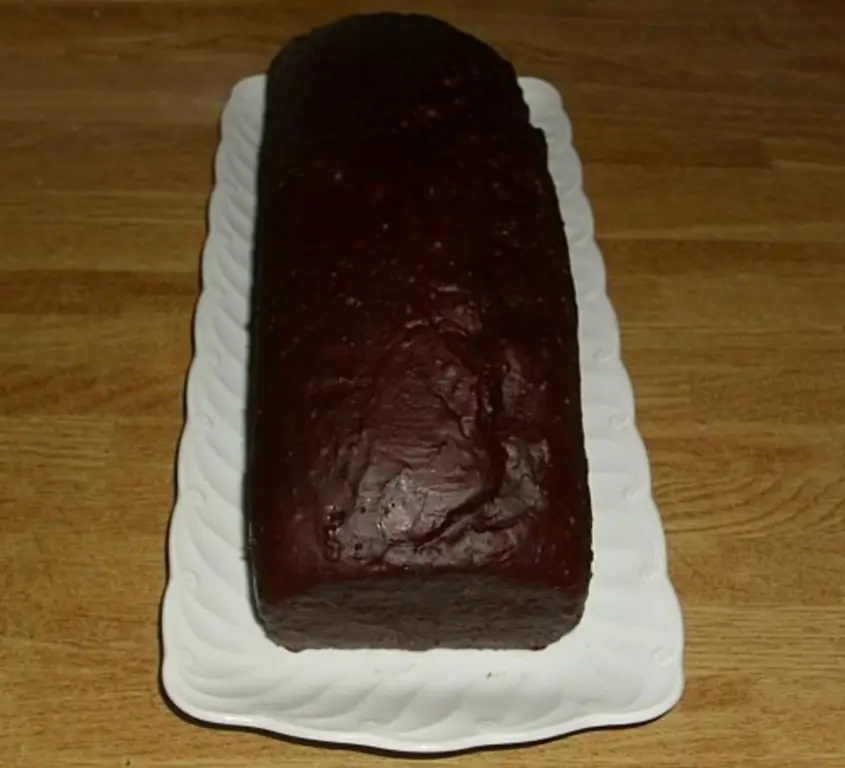 Пирожное с какао в глазури
