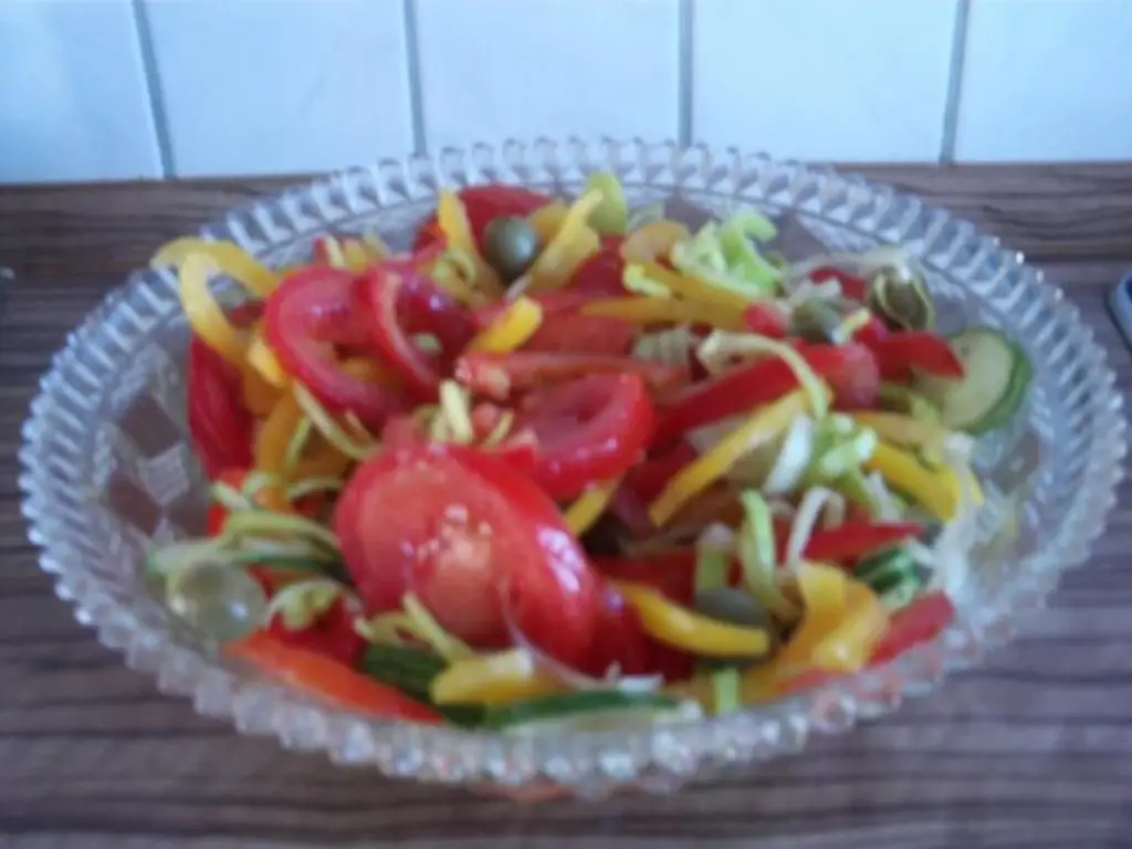 Салат с оливками