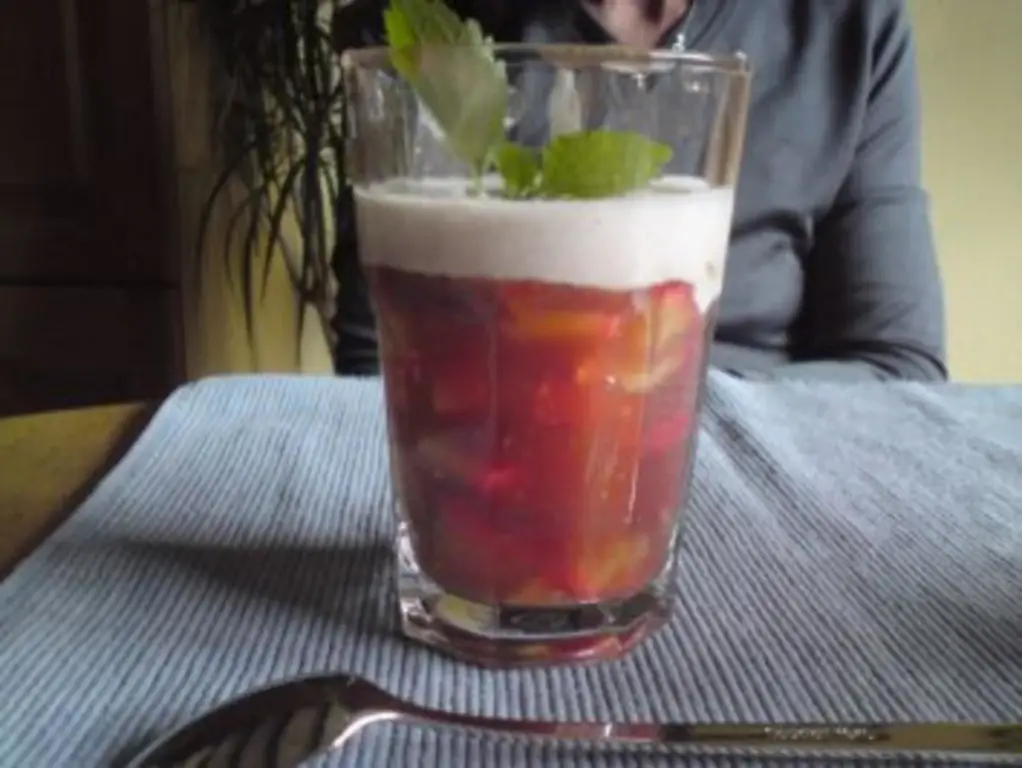 Яблочная каша с йогуртом с корицей