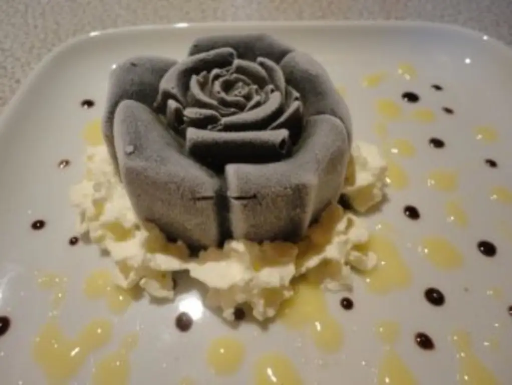 Мороженое с черным кунжутом