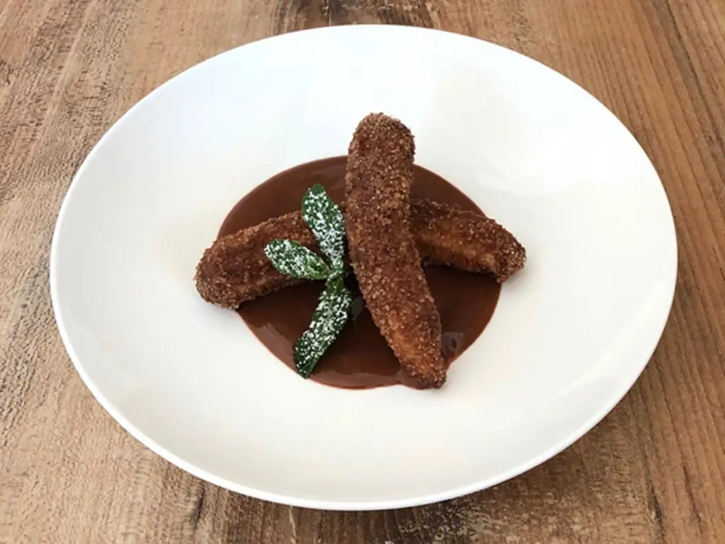 Чуррос с шоколадным соусом (Эвелин Бурдеки)