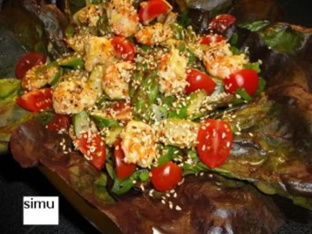 Салат из спаржи с креветками