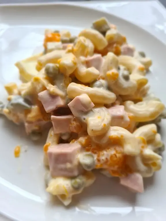 Салат из пасты с мандаринами