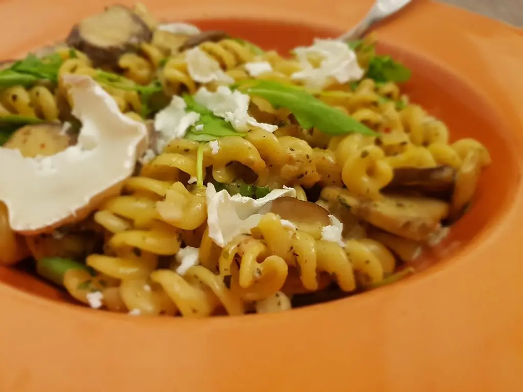 Паста: Crema di Funghi с рукколой и козьим сыром